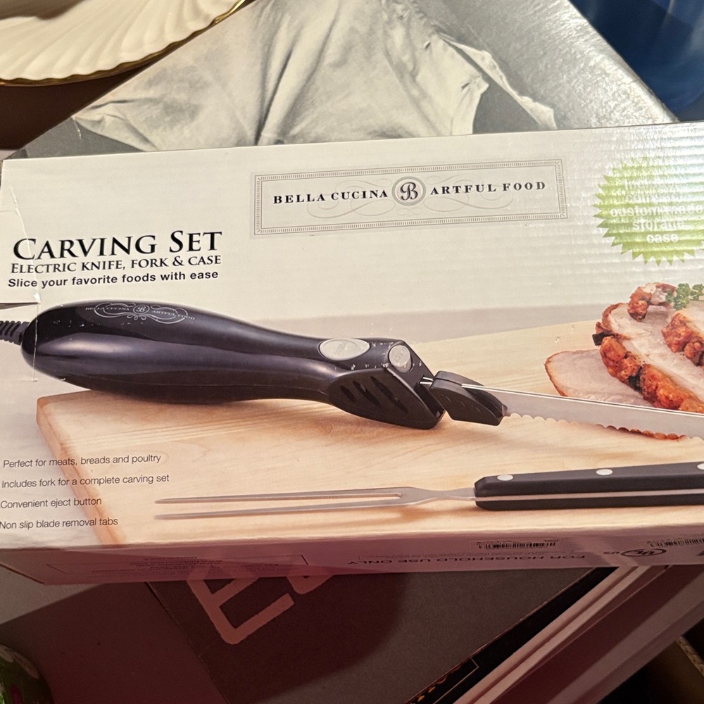 Bella Cucina Carving Set with Electric Knife and Fork never opened
